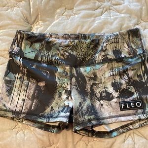 Fleo size large CrossFit short